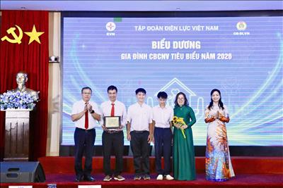 Lễ biểu dương con CBCNV và gia đình EVN tiêu biểu năm 2026 