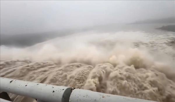 Thủy điện Sông Ba Hạ xả lũ 16.100 m3/s ngày 19/11, vượt lũ lịch sử 1993 và câu hỏi về vai trò của thủy điện?