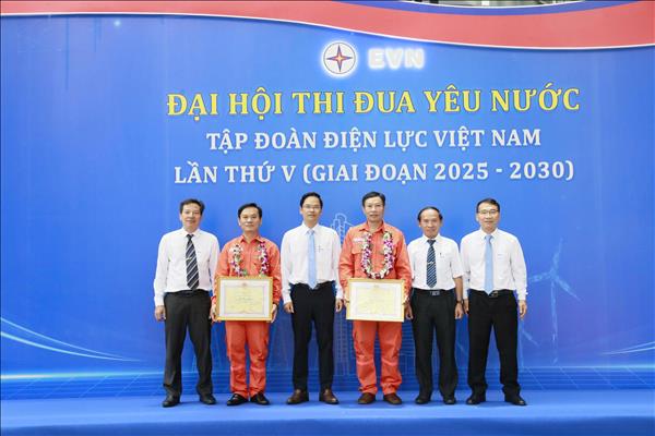 02 cá nhân được vinh danh, khen thưởng tại Đại Hội Thi đua yêu nước EVN